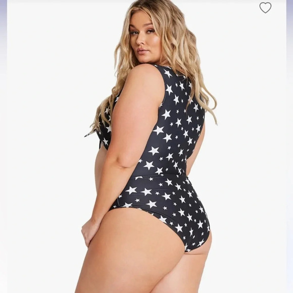 Alpine Black and White Star One Piece - Picture 3 of 10